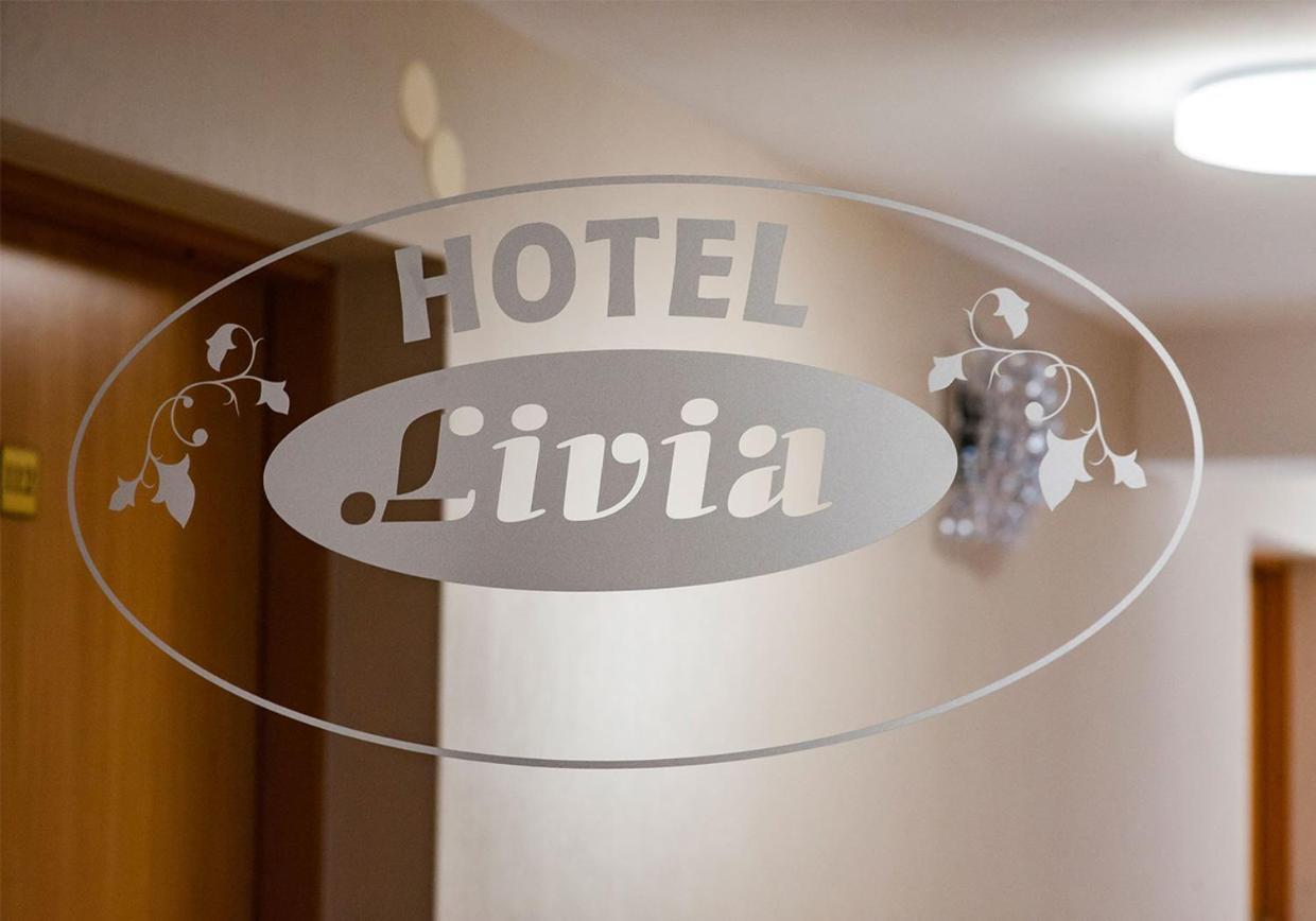 Hotel Livia Wolomin Exteriör bild